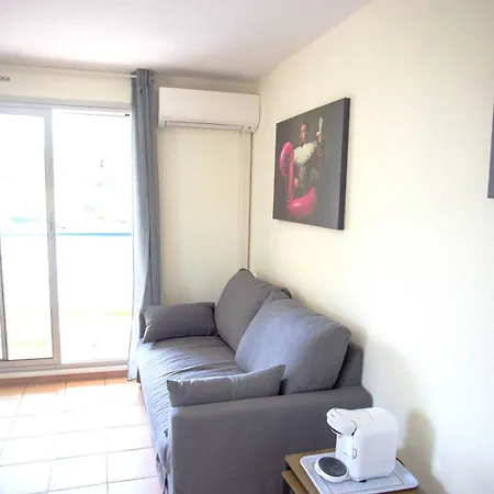 Azur 219 T2 Climatise * Le Lavandou